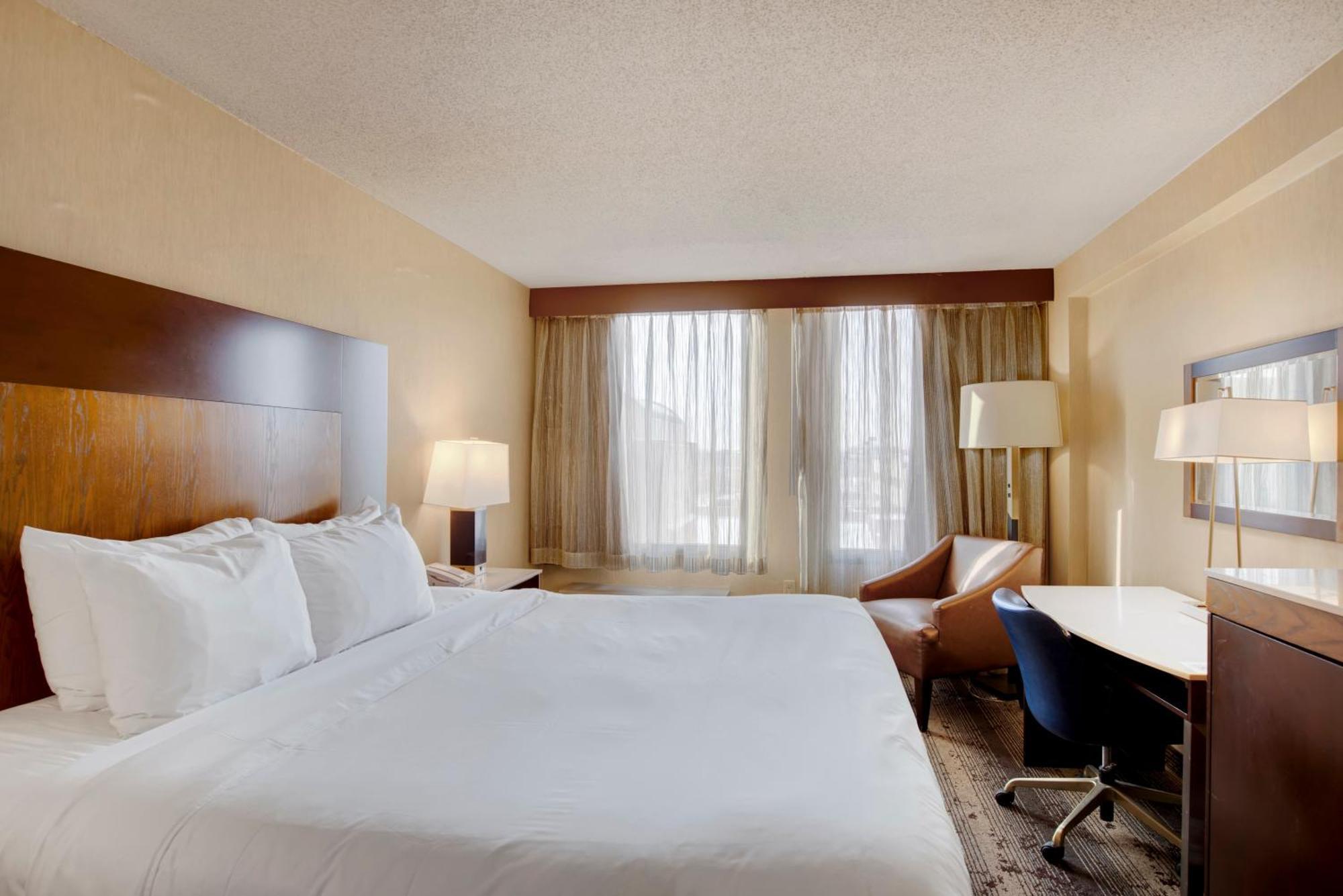 Crowne Plaza Hotel Harrisburg-Hershey By Ihg Exterior photo