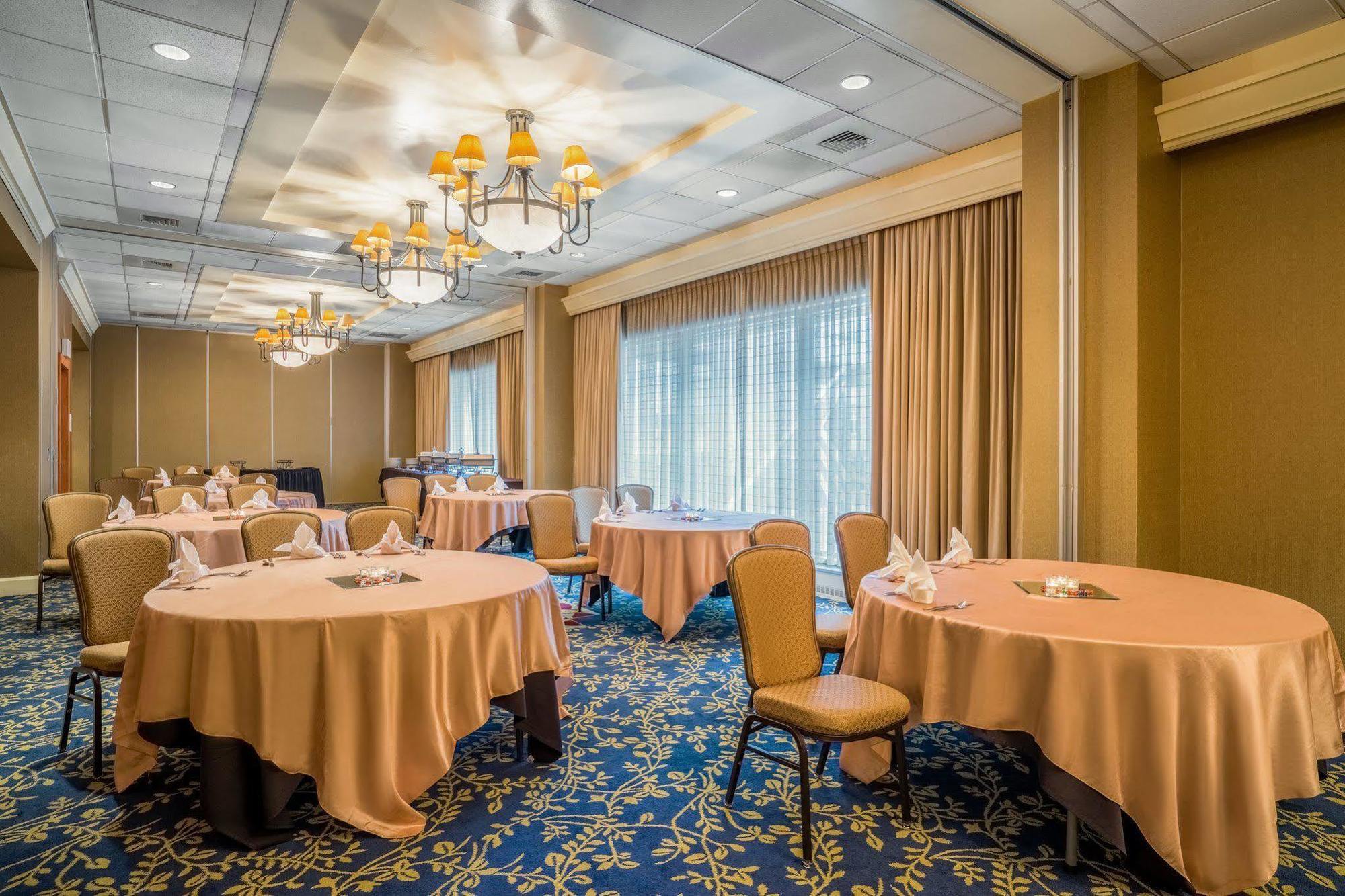 Crowne Plaza Hotel Harrisburg-Hershey By Ihg Exterior photo